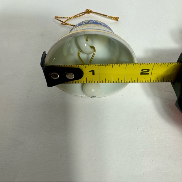 Vintage ceramic small bell ornament. Approx 1.25”H x 1.75” diameter - Picture 7 of 8